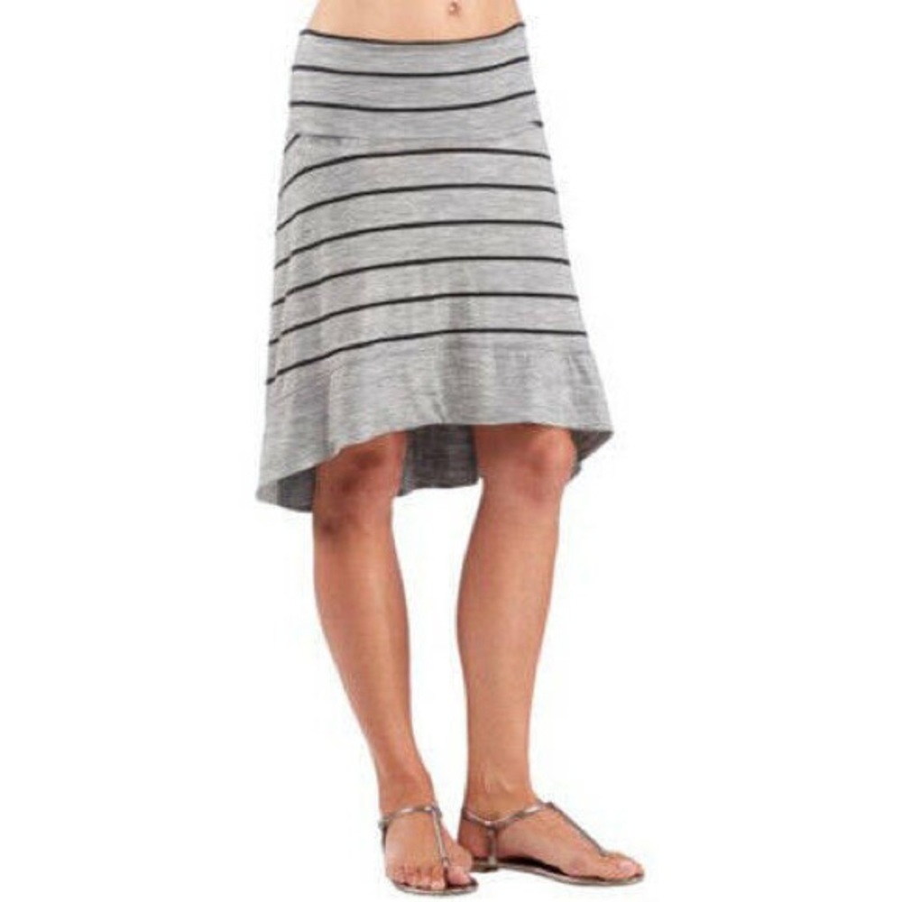 ✨Icebreaker High Low Merino Wool Skirt✨